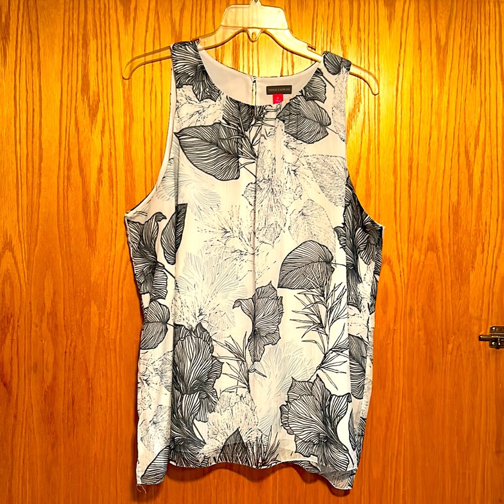 Vince Camuto sleeveless blouse size XL white/blue